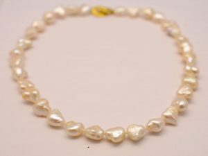 Perlenkette aus Süßwasserperlen