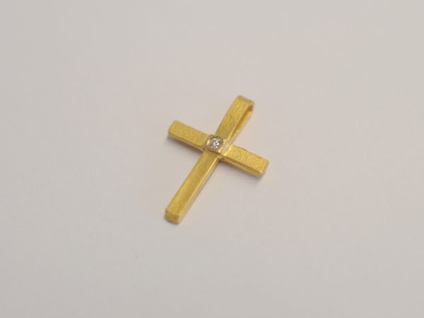 Kleines Kreuz aus 900 Gelbgold mit Diamant