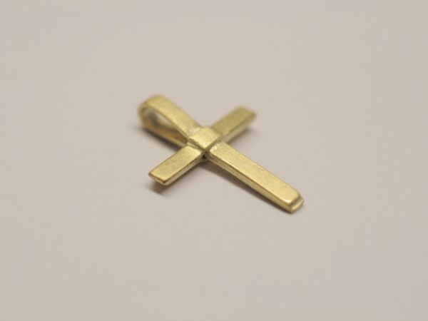 Kleines zartes Kreuz als Anhänger aus 585 Gelbgold