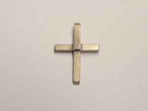 Kleines zartes Kreuz als Anhänger aus 585 Weißgold