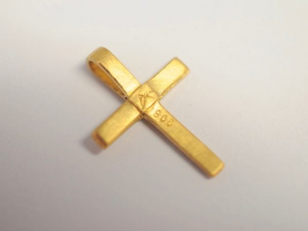 Kreuz Anhänger zur Taufe aus 900 Gelbgold - Rückseite