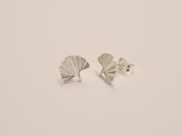 Ginkgoblatt Ohrstecker Silber