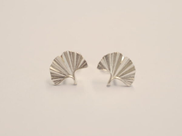 Ginkgoblatt Ohrstecker Silber