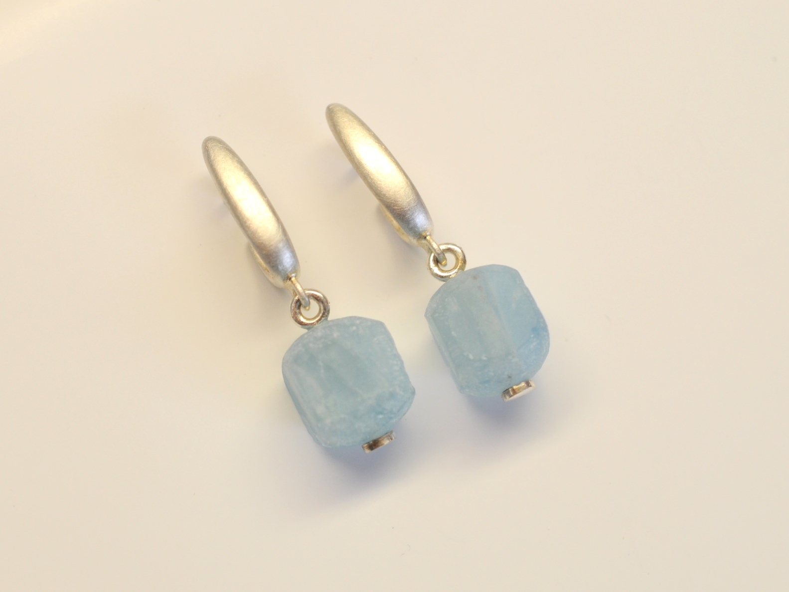 Silber Ohrhänger mit Aquamarin Würfel
