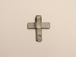 Kreuz aus geschwärztem Silber V22