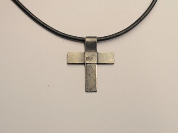 Kreuz aus geschwärztem Silber V23