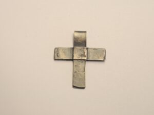 Kreuz aus geschwärztem Silber V25