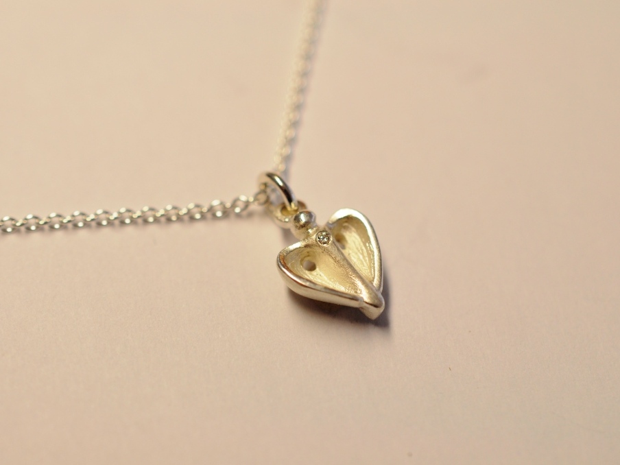 Kleiner Silber Schutzengel Anhänger mit Diamant