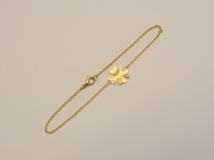 Zartes Armband aus 750 Gelbgold mit Kleeblatt mit Diamant