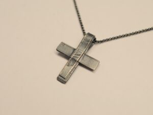 Kreuz Anhänger aus geschwärztem 925er Silber - Unikatkreuz v55 - an geschwärzter Silberkette