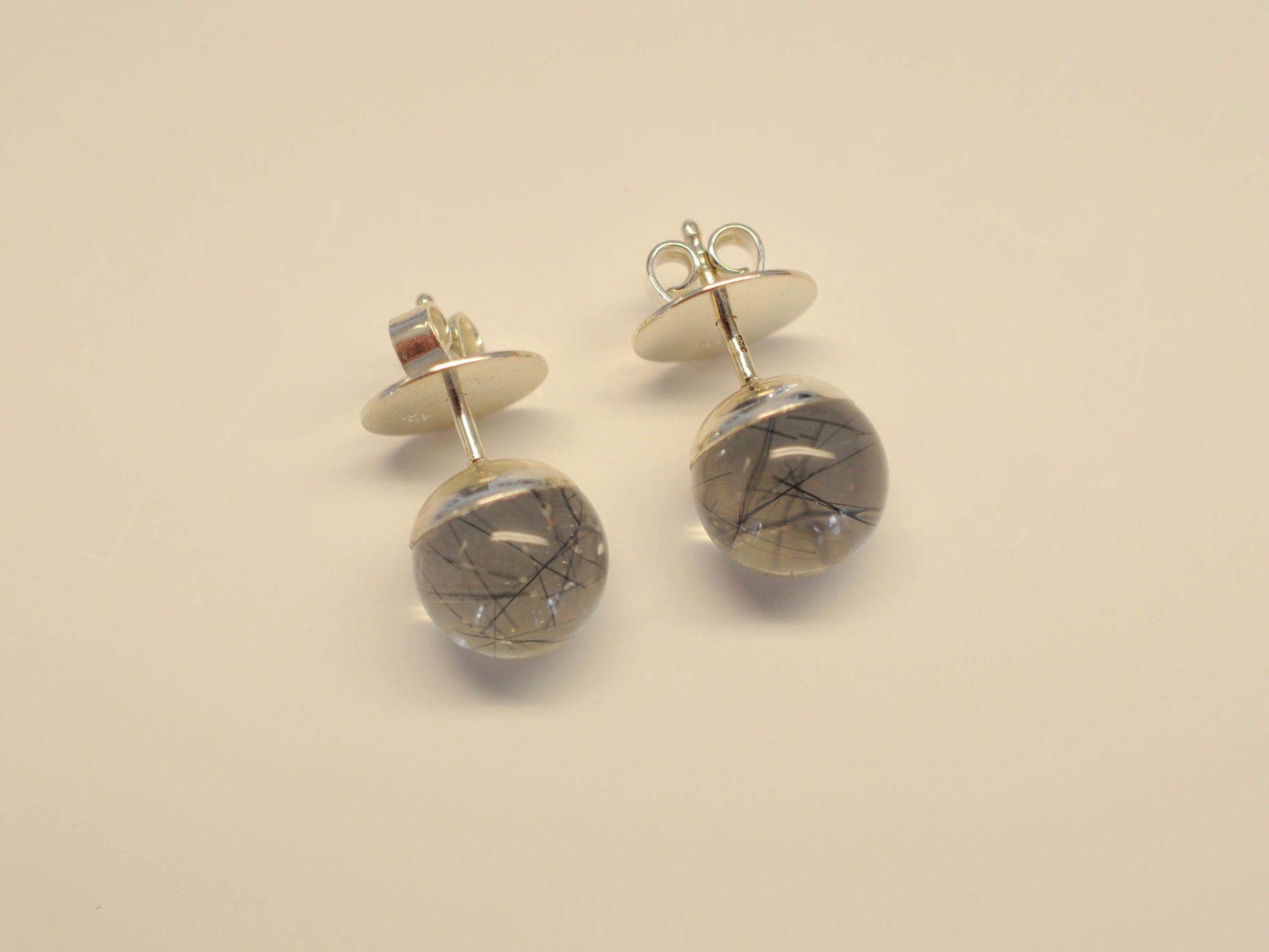 Kugelohrstecker Silber mit Turmalinquarz