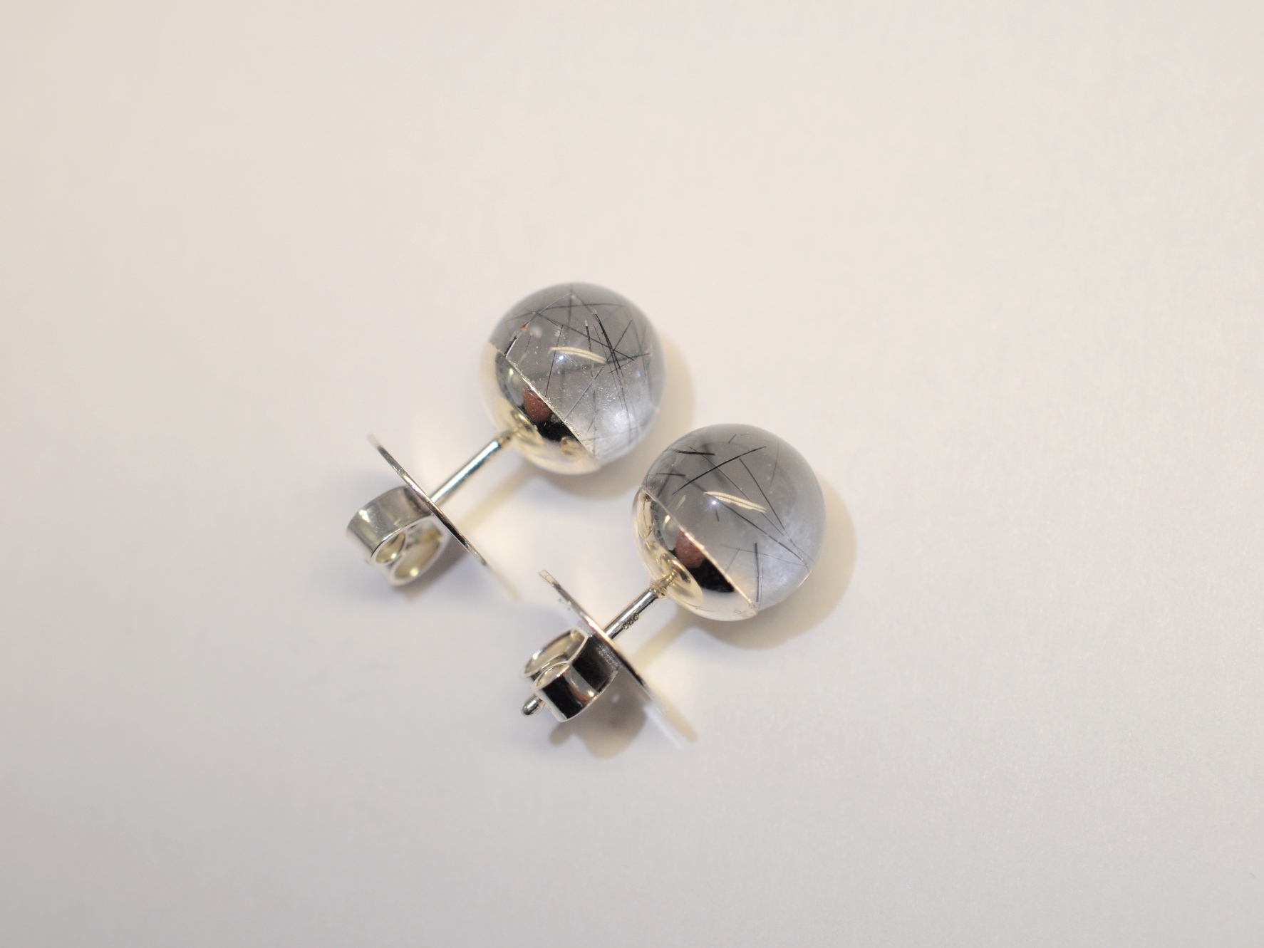 Kugelohrstecker Silber mit Turmalinquarz