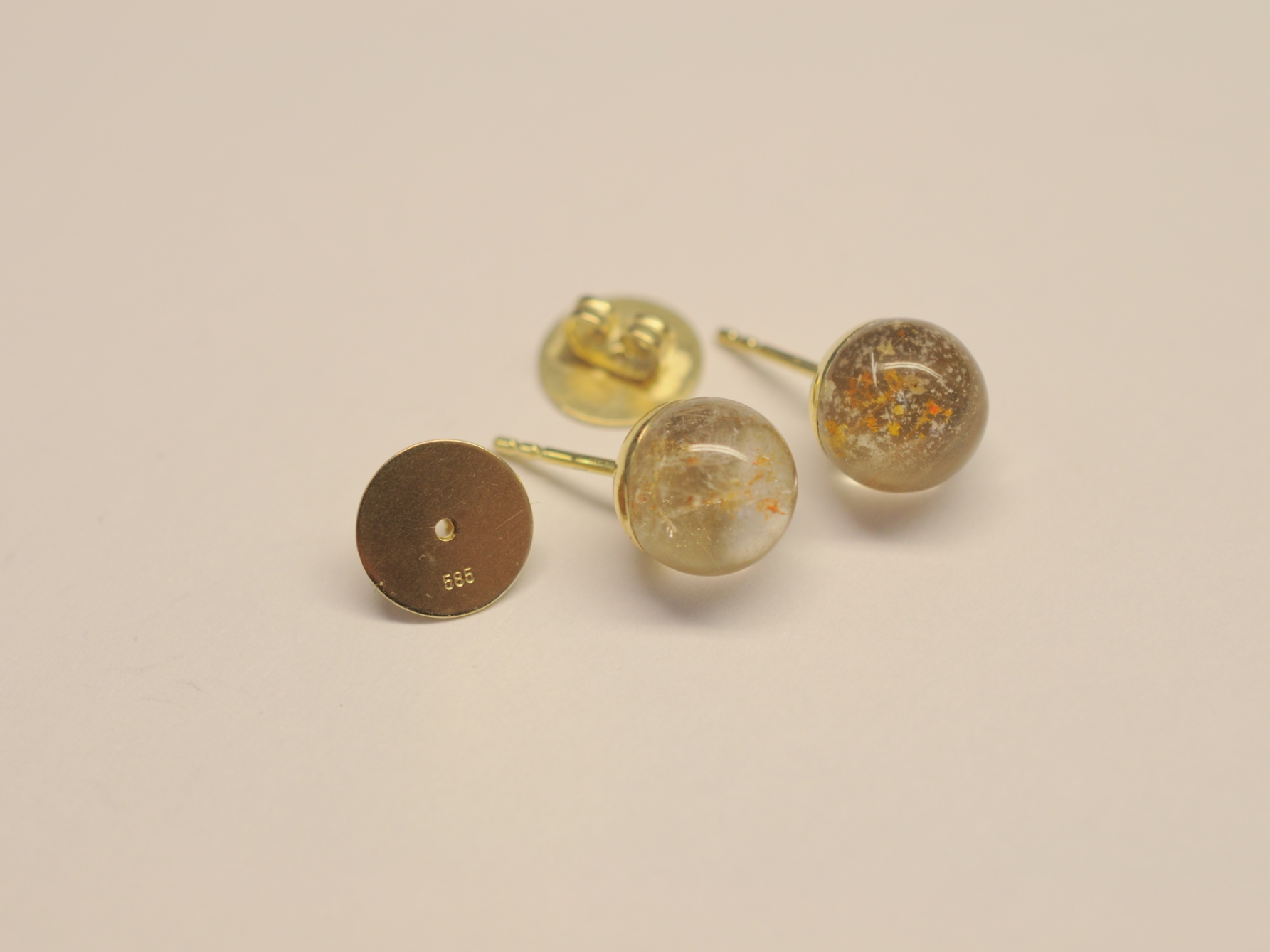 Ohrstecker aus Gelbgold 585 mit Rutilquarz-Kugeln
